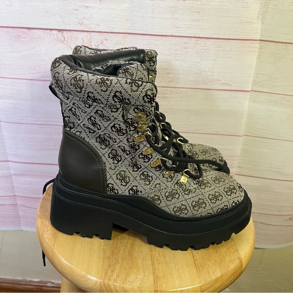 Guess GWVANEY2 Logo Monogram Lace Up Block Heel Combat Boots Size7 - Picture 11 of 11